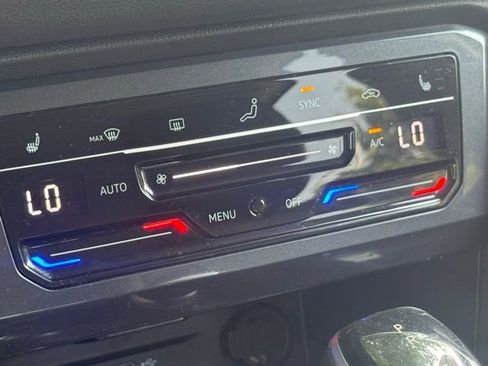 Used 2024 Volkswagen Tiguan Wolfsburg Edition image 38