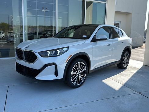 New 2026 BMW X2 xDrive28i w/ Technology Package image 1