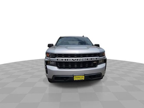 Used 2020 Chevrolet Silverado 1500 Custom w/ Custom Value Package RWD image 3