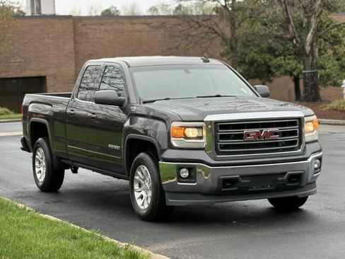 Used 2015 GMC Sierra 1500 SLE w/ SLE Value Package AWD/4WD image 3
