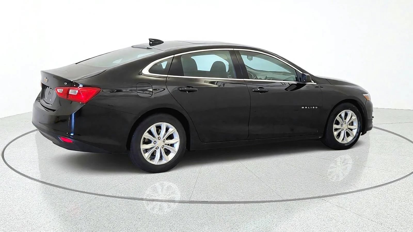 Used 2024 Chevrolet Malibu LT FWD image 9