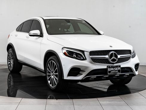Used 2019 Mercedes-Benz GLC 300 4MATIC Coupe image 12