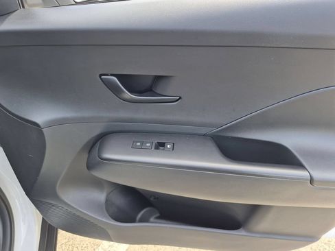 Used 2025 Hyundai Kona SEL FWD image 33