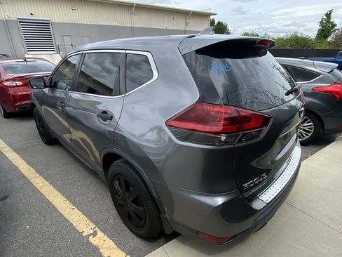 Used 2019 Nissan Rogue S image 15
