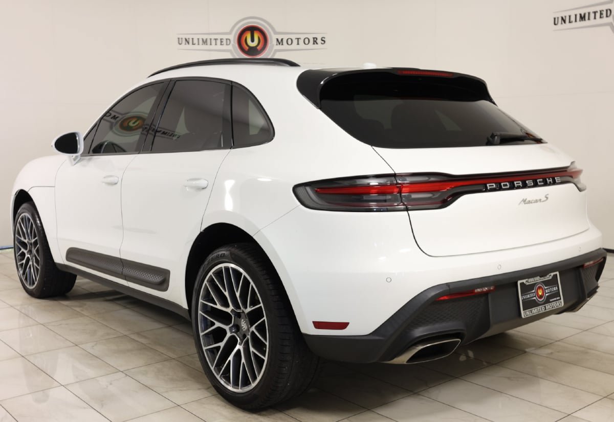Used 2023 Porsche Macan AWD/4WD image 4