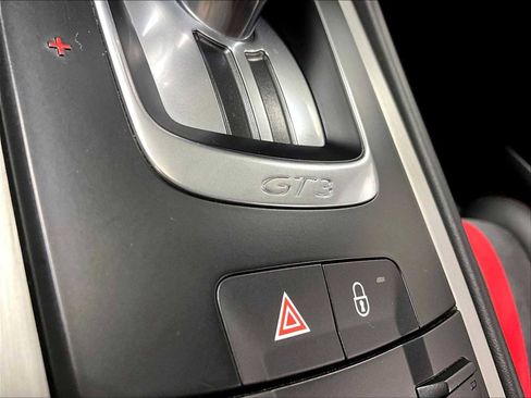 Used 2018 Porsche 911 GT3 image 40