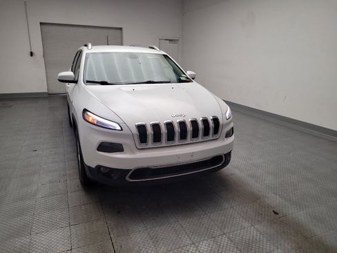 Used 2017 Jeep Cherokee Limited FWD image 14