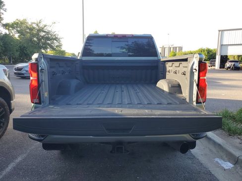 Used 2024 Chevrolet Silverado 2500 High Country w/ Technology Package AWD/4WD image 9