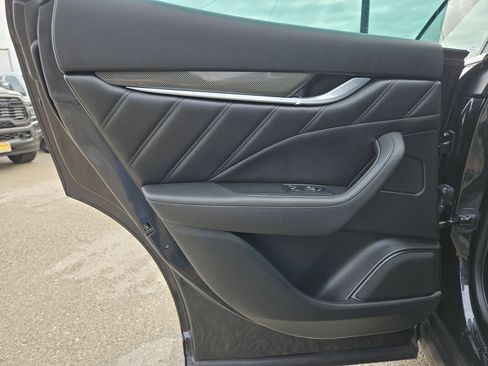 Used 2019 Maserati Levante S image 15