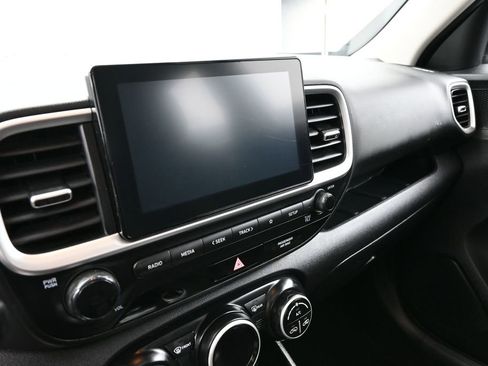 Certified 2023 Hyundai Venue SEL FWD image 16