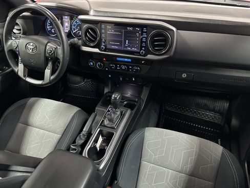 Used 2021 Toyota Tacoma TRD Off-Road image 12