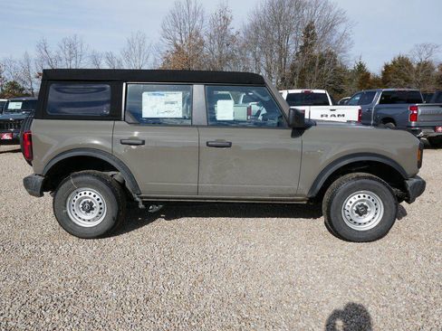 New 2026 Ford Bronco 4-Door image 3