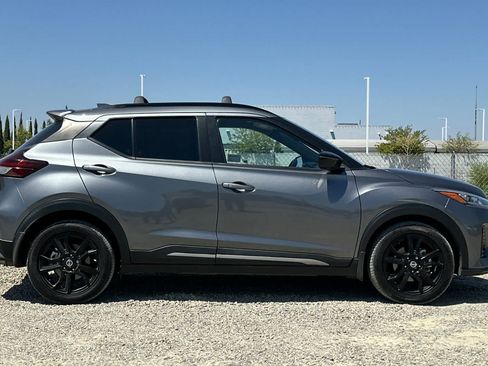 Used 2021 Nissan Kicks SR w/ Interior Electronics Package FWD image 9