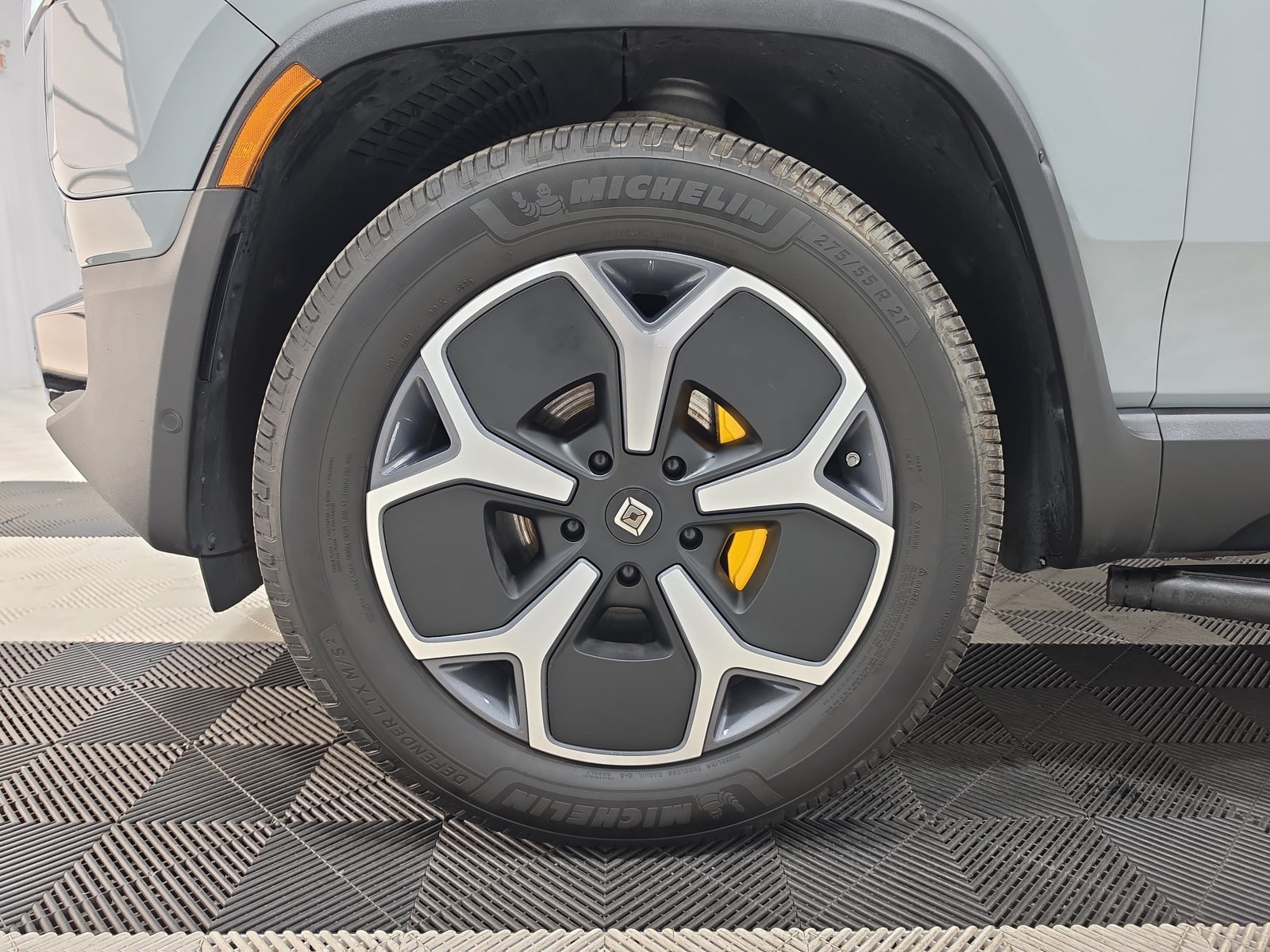Used 2022 Rivian R1T Adventure AWD/4WD image 9