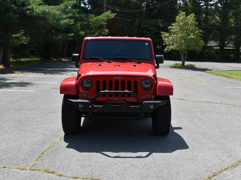 Used 2014 Jeep Wrangler Unlimited Rubicon w/ Connectivity Group AWD/4WD image 11