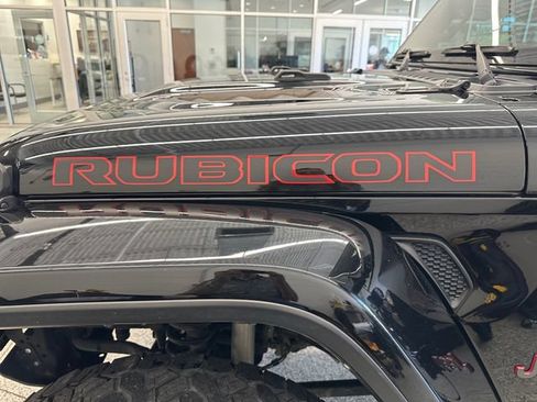 Used 2023 Jeep Gladiator Rubicon w/ Trailer Tow Package AWD/4WD image 18
