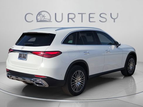Certified 2026 Mercedes-Benz GLC 300 image 4