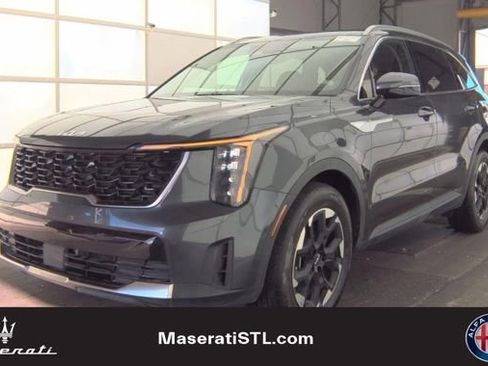 Used 2024 Kia Sorento S image 1