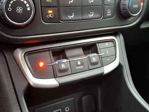 Certified 2024 GMC Terrain SLE FWD image 16
