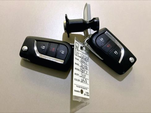 Used 2023 Toyota RAV4 LE FWD image 15