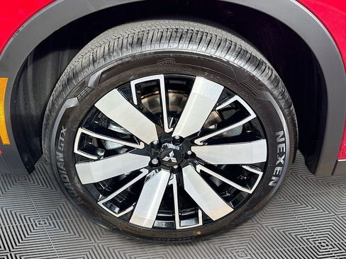 New 2025 Mitsubishi Outlander SE image 34