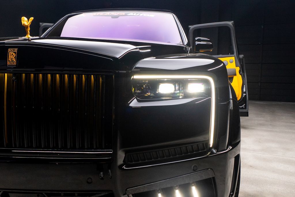 Used 2025 Rolls-Royce Cullinan AWD/4WD image 6