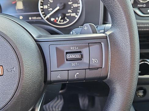 Used 2024 Nissan Rogue S image 14