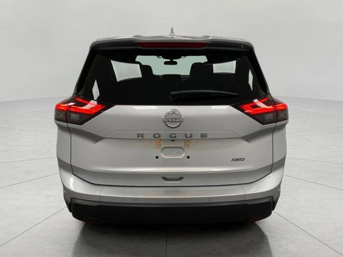 Certified 2025 Nissan Rogue SV image 4