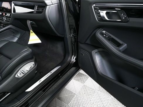 New 2026 Porsche Macan S image 27