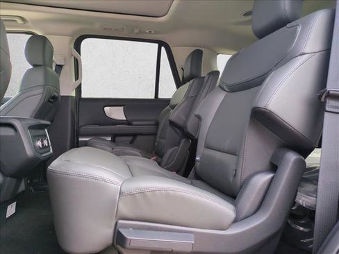 New 2026 Ford Expedition Active image 14