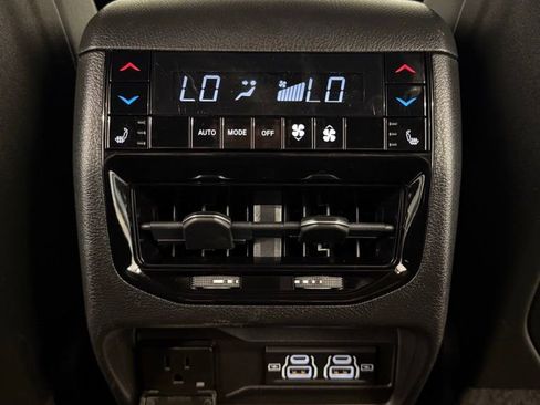 Used 2022 Jeep Grand Cherokee L Overland w/ Advanced Protech Group III image 63