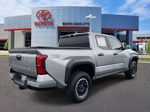 Used 2025 Toyota Tacoma TRD Off-Road AWD/4WD image 7