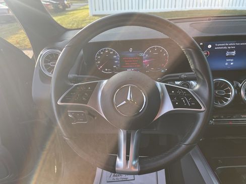 Used 2024 Mercedes-Benz GLB 250 4MATIC image 26