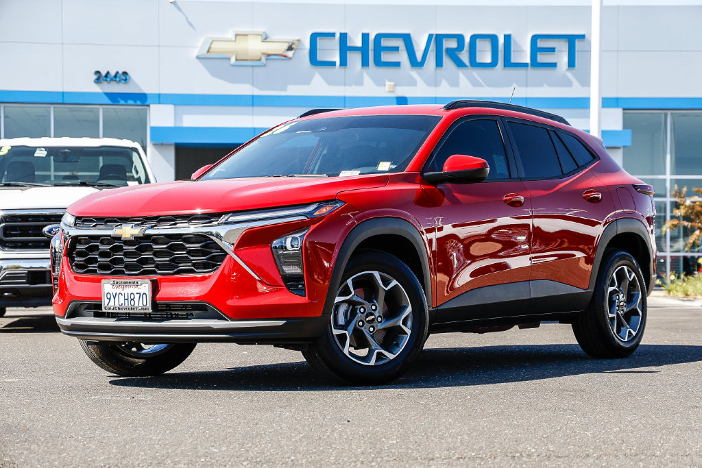 Used 2026 Chevrolet Trax LT w/ LT Convenience Package FWD image 1