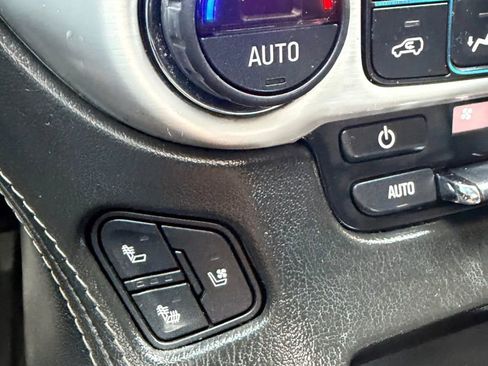 Used 2019 GMC Yukon XL SLT AWD/4WD image 18