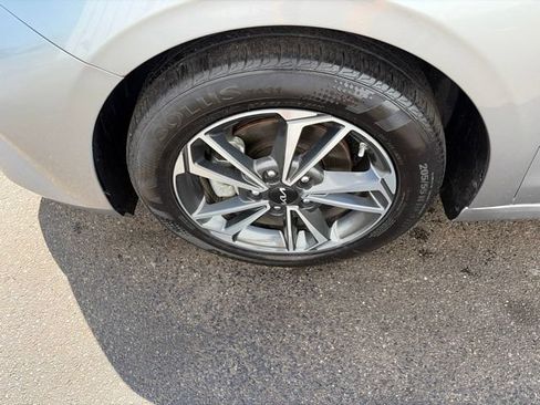 Used 2024 Kia Forte LXS FWD image 41