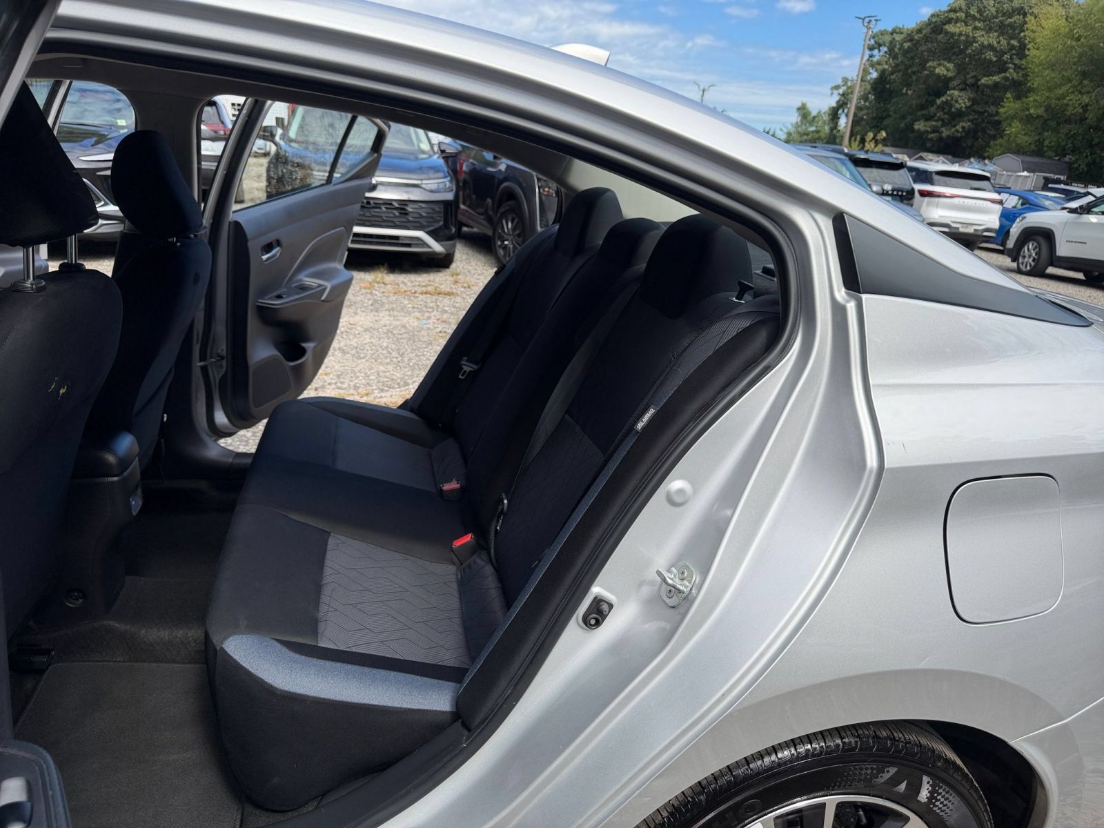 Used 2025 Nissan Versa SV FWD image 37