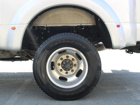 Used 2018 Ford F350 Platinum w/ Platinum Ultimate Package AWD/4WD image 23