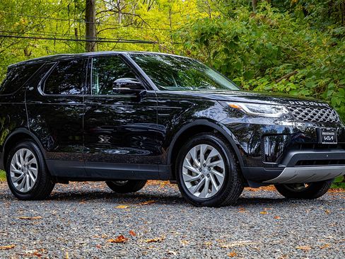 Used 2024 Land Rover Discovery S image 19