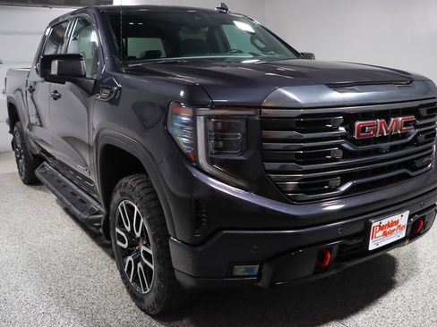 Used 2023 GMC Sierra 1500 AT4 image 5