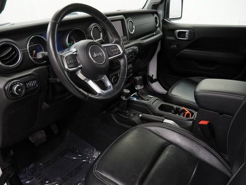 Certified 2019 Jeep Wrangler Unlimited Sahara w/ Cold Weather Group image 17