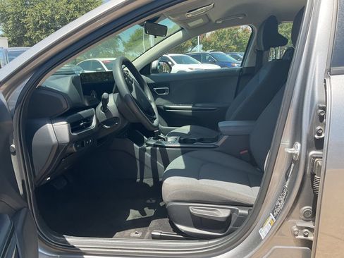 Used 2025 Kia K4 FWD image 9