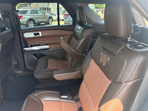 Used 2024 Ford Explorer King Ranch w/ Technology Package AWD/4WD image 18