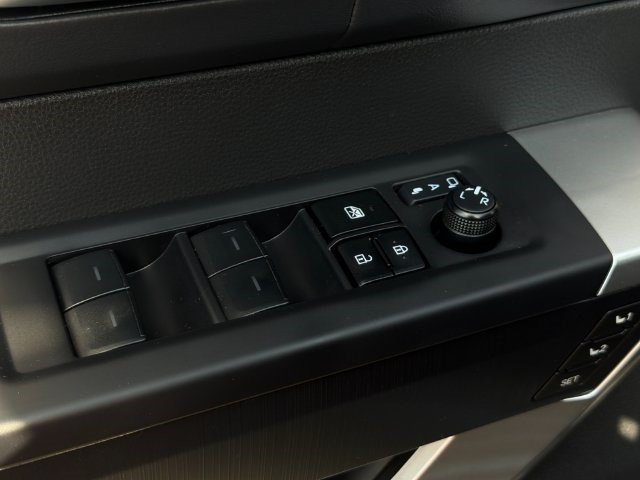 Used 2025 Toyota Tundra Platinum AWD/4WD image 13
