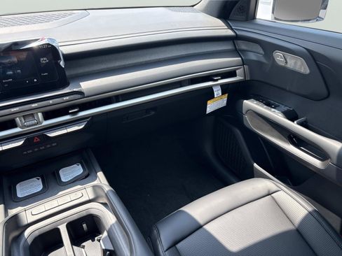 New 2027 Kia Telluride S w/ Towing Package FWD image 11