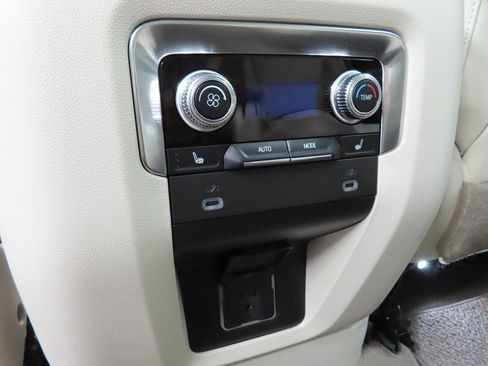 Used 2024 GMC Yukon Denali image 11