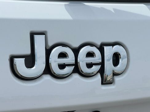 Used 2019 Jeep Grand Cherokee Limited w/ Trailer Tow Group IV AWD/4WD image 51