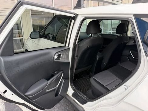 Used 2024 Kia Soul LX w/ Option Group 015 FWD image 8