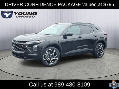 Certified 2025 Chevrolet Trax RS w/ Driver Confidence Package image 1