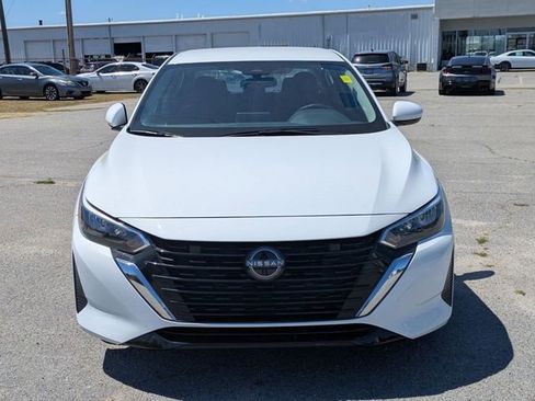 Used 2025 Nissan Sentra SV w/ All-Weather Package FWD image 8
